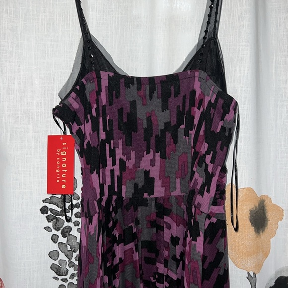 Women’s Dress - Picture 5 of 6